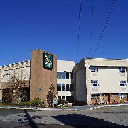 Quality Inn & Conference Center Maple Shade ภายนอก รูปภาพ