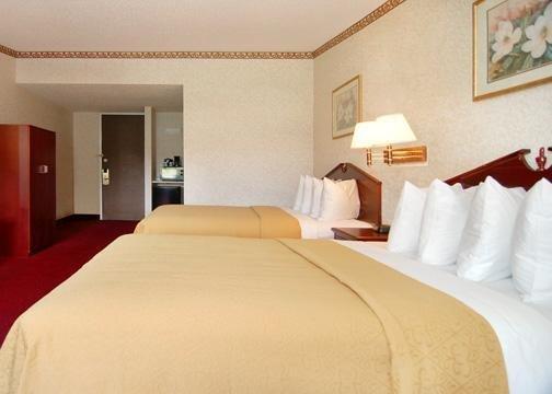Quality Inn & Conference Center Maple Shade ภายนอก รูปภาพ