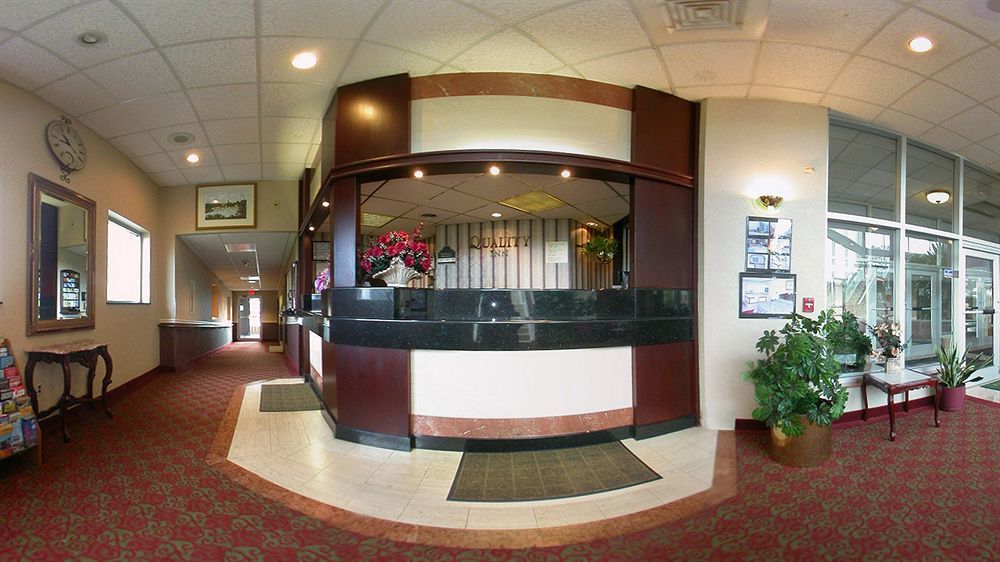 Quality Inn & Conference Center Maple Shade ภายนอก รูปภาพ