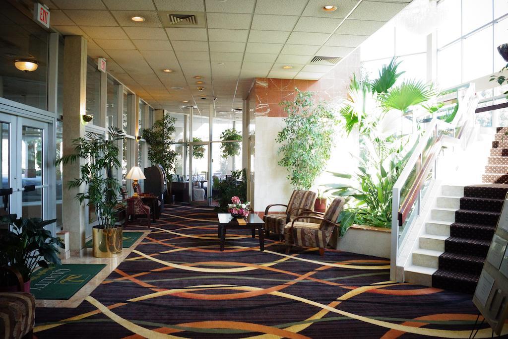 Quality Inn & Conference Center Maple Shade ภายนอก รูปภาพ
